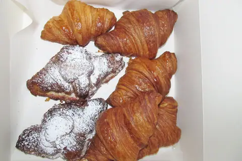 Crumbs Bakery photo 2